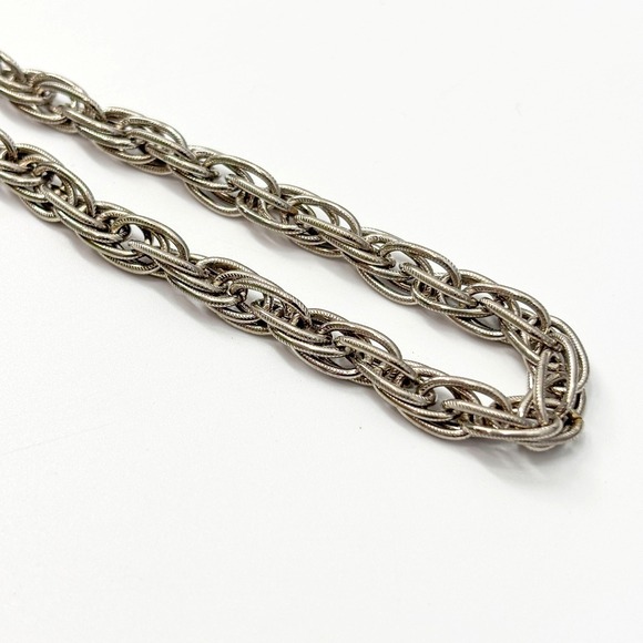 Silvertone Byzantine Chain Necklace 18" Woven Link Spring Clasp Lightweight - Picture 3 of 4